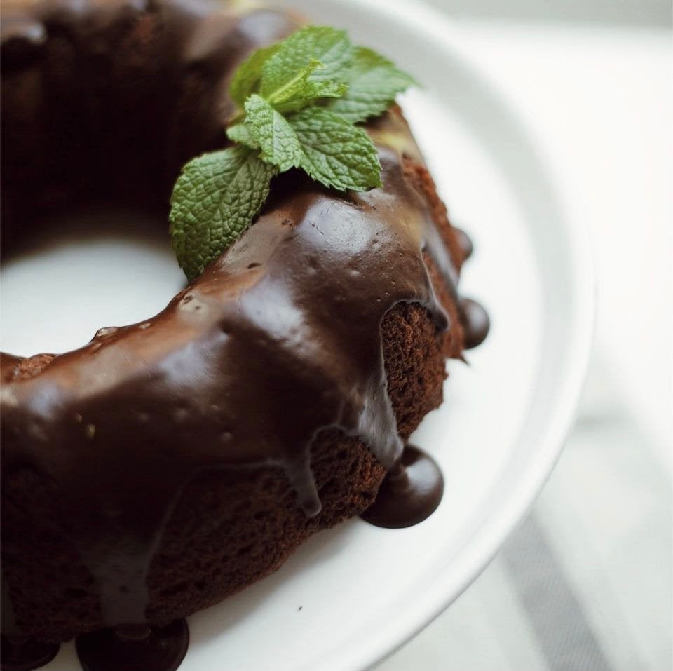 Simple, Low-carb Chocolate Zucchini Cake with Glaze
 &ndash; KetoGoods