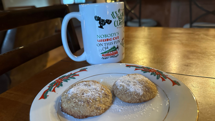 Easy Keto Snowball Cookie Recipe (Buttery & Delicious)