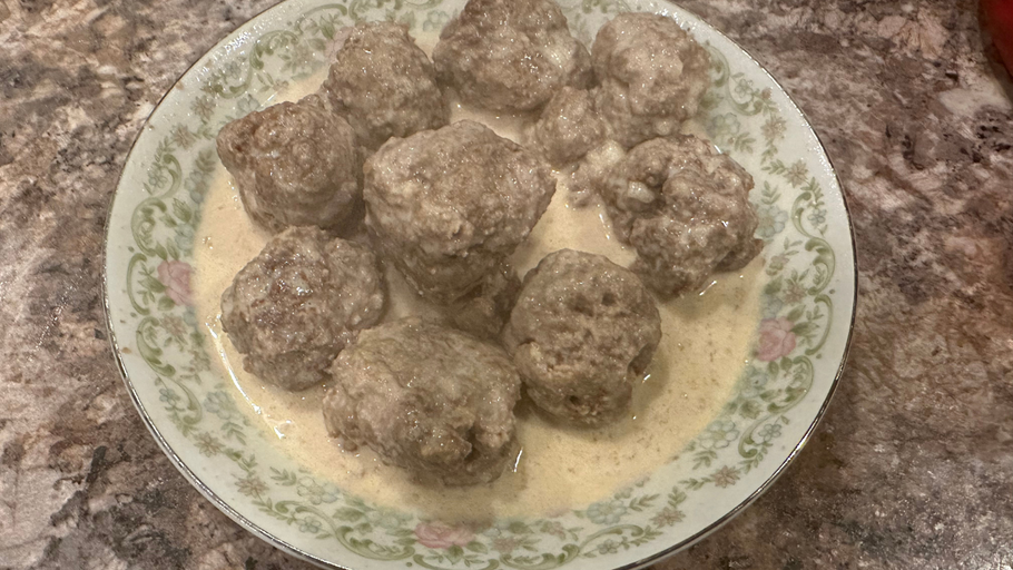 Easy Keto Swedish Meatballs Recipe (Delish & Creamy)