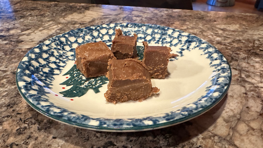 2 and 3 Ingredient-Keto Peanut Butter Fudge Recipes