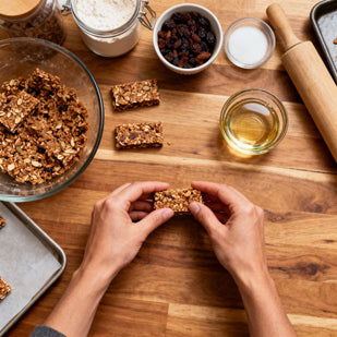 Use as a binder in snack bars